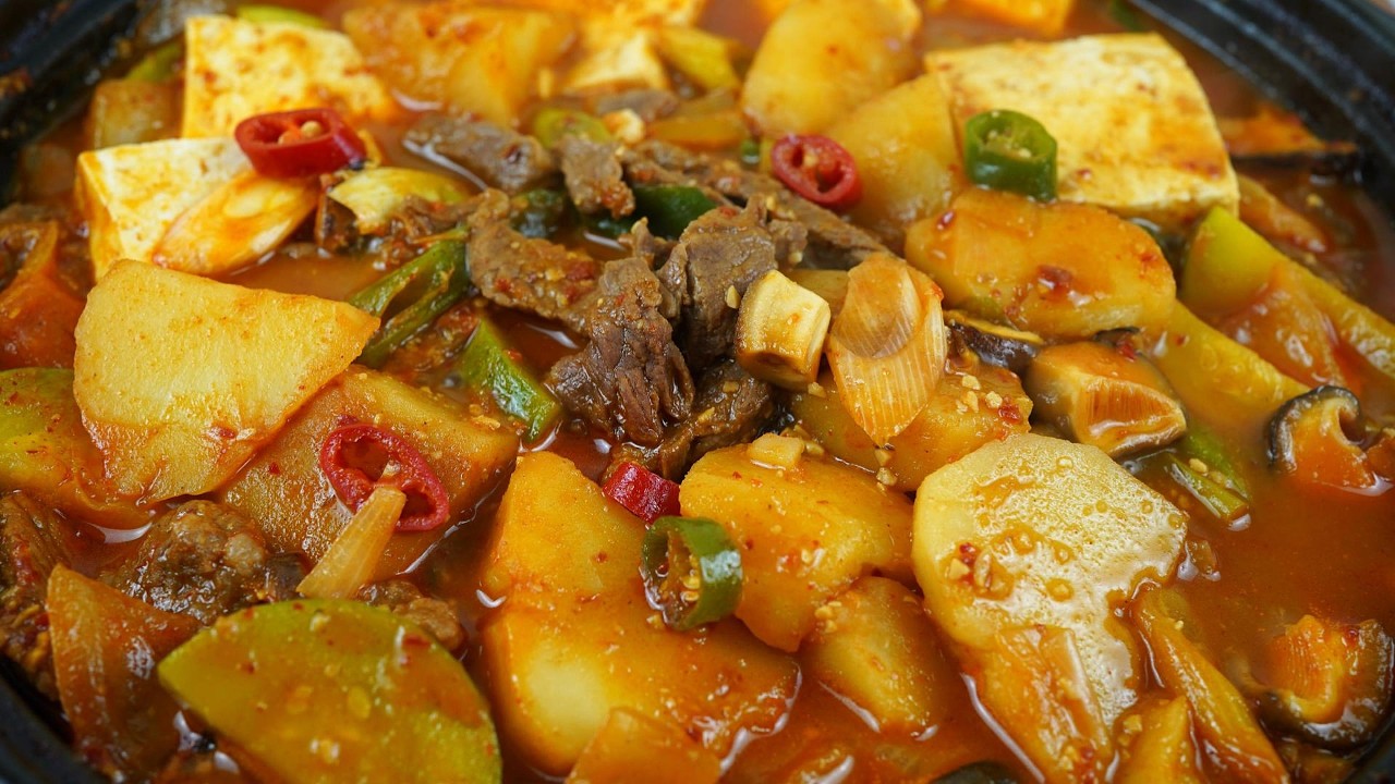 “감자 소고기 된장찌개 | 칼칼하게 끓이면 더 맛있습니다”