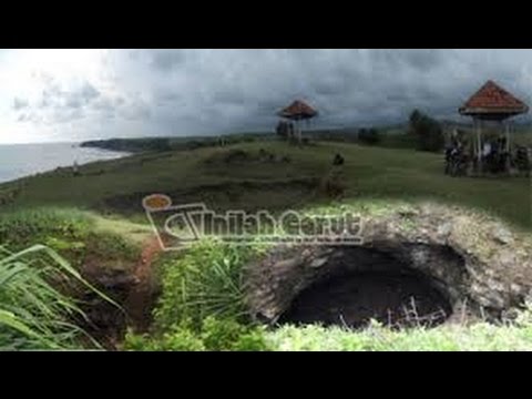 Pantai Puncak Guha Garut Yang Tersembunyi