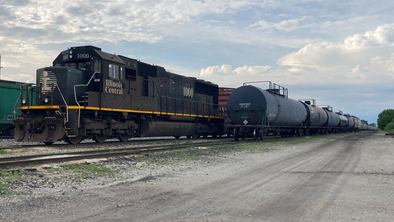 CN,ILLINOIS CENTRAL and CITY RAIL all in one yard in Gilman Illinois