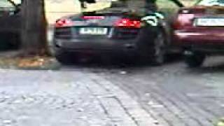Audi R 8 stupid parking.3GP