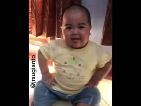 funny-asian-baby-dancing-to-bruno-mars-24k-magic