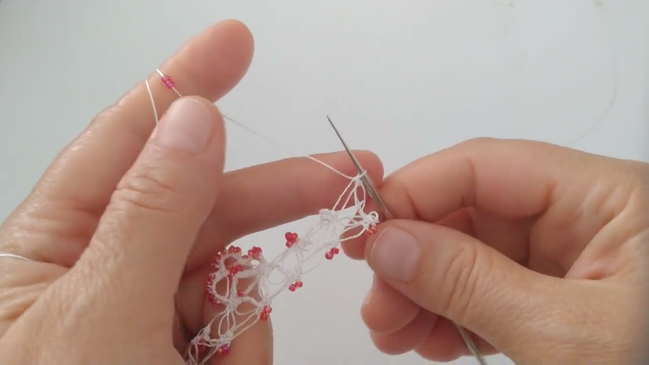 Boncuklu tığ oyası modeli 