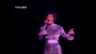 Whitney Houston Live 1993 Milan Italy - Saving All My Love For You