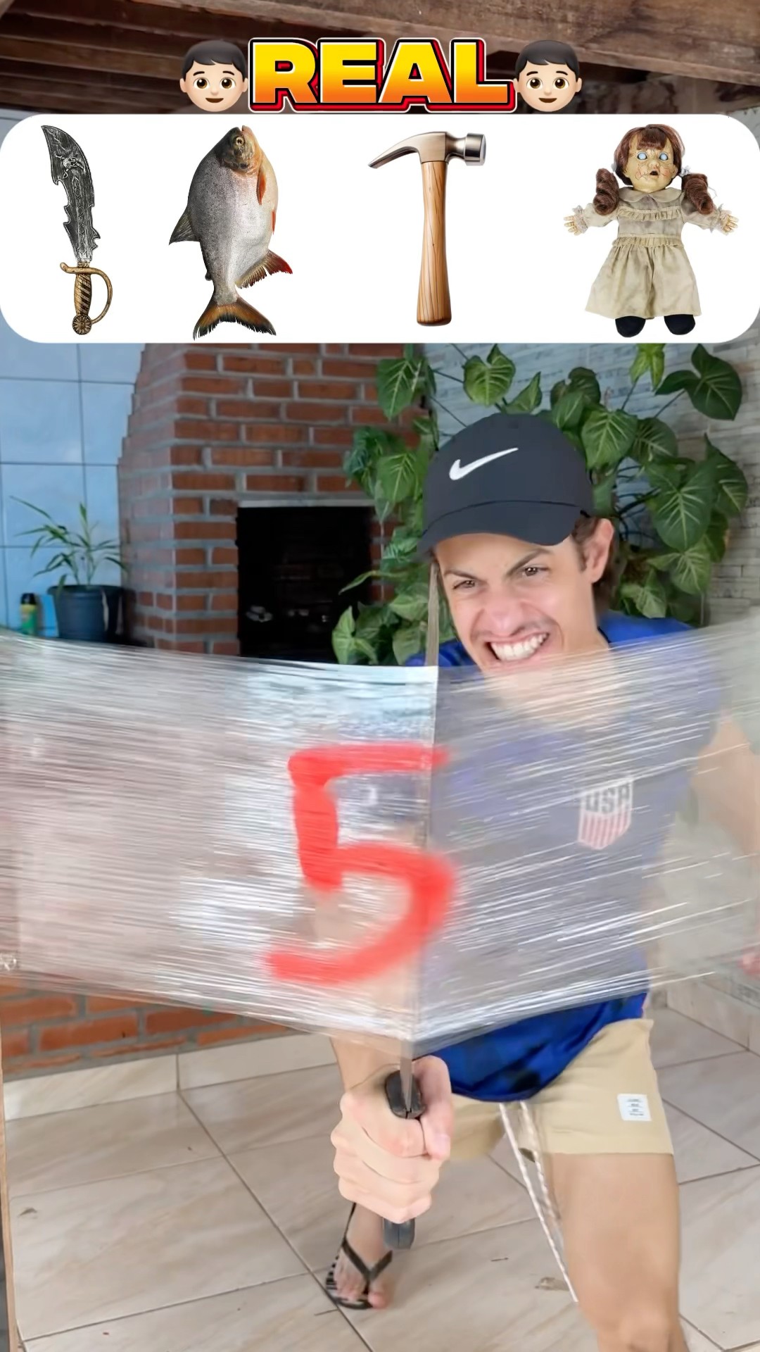 Quem vai rasgar a barreira de plástico?!? #shorts #challenge