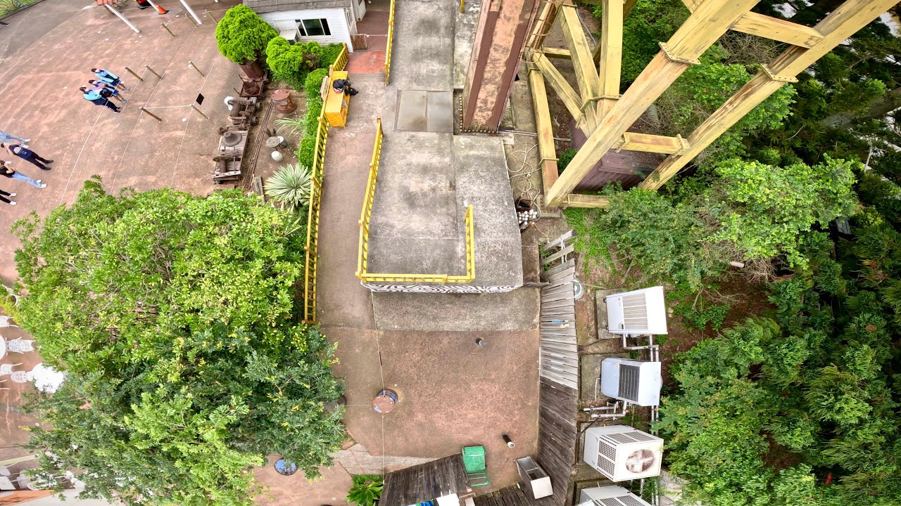 Old Oil Weli 『老油井』 左の先頭 on-ride POV (乗車映像) / 六福村テーマパーク (台湾)