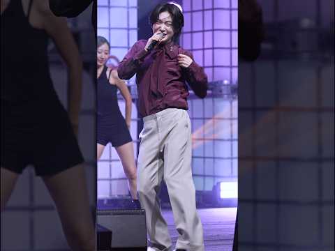 김용빈 김천포도축제에서 치근대다가 춤 추는 #<strong>땡벌</strong>