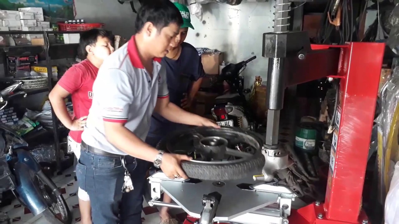 Hướng dẫn sử dụng máy ra vỏ-0902489095-máy tháo vỏ lốp không ruột xe máy oto