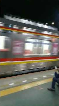 NAIK KRL COMMUTER LINE PERJALANAN MALAM #Shorts