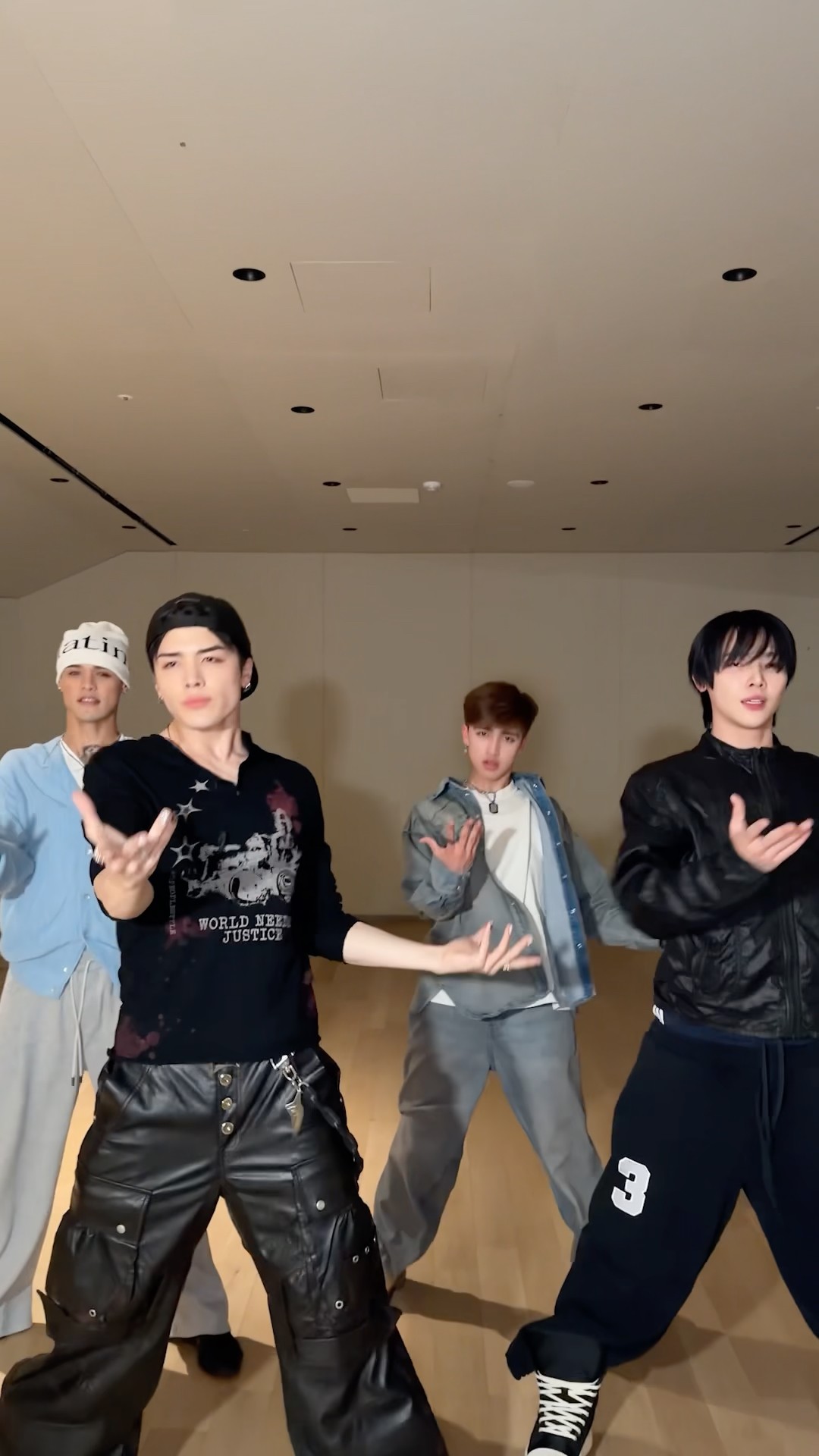 &TEAM WOF ユニット&ソロ 74種 &TEAM - We on Fire | MOVE REC. | dingo japan - YouTube