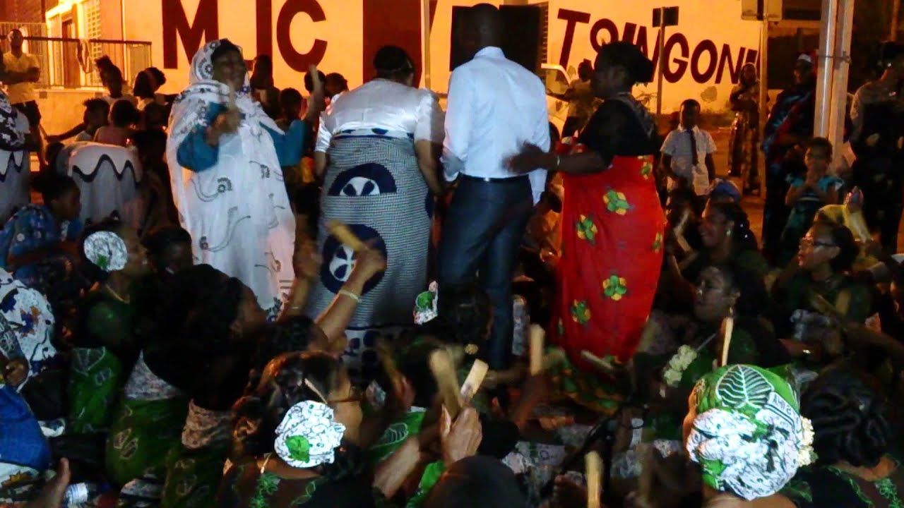 Fleur d'ylang mbiwi za m'bambo (mariage Memeni)