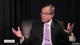 How do the responsibilities differ for board members in public & private companies By James Lam