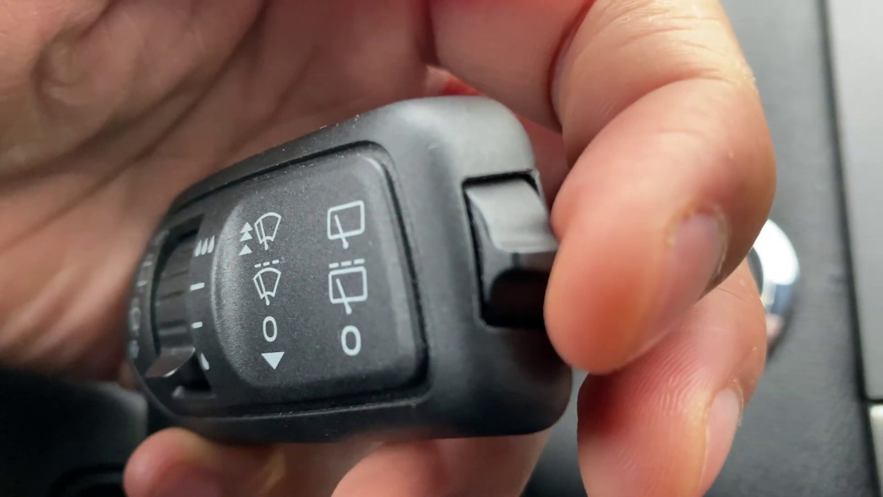 FORD ECOSPORT How to turn on/off windshield wipers and windshield