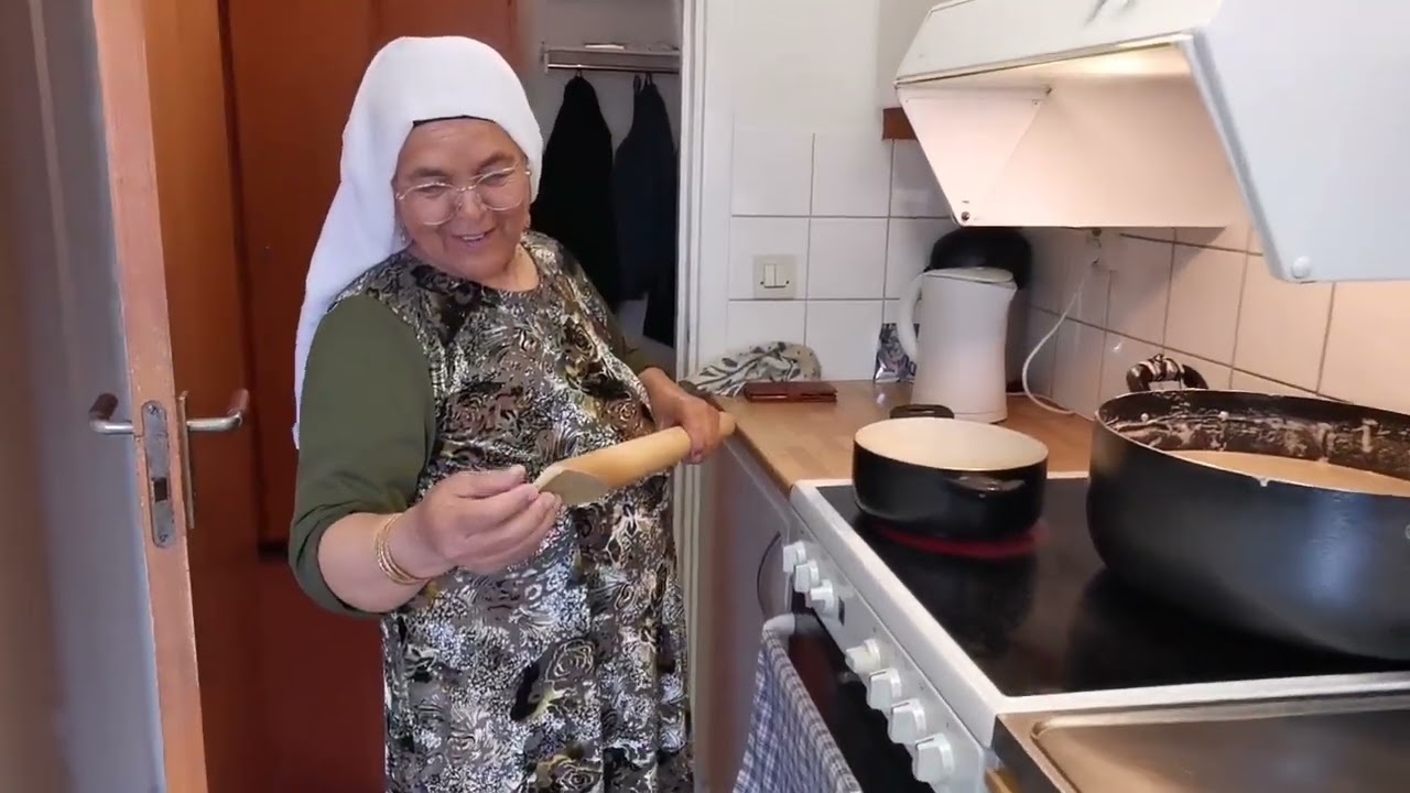 سفره صلوات و حلوای سمنک برای اموات