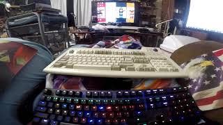 Der999 Unboxes: A new Model M: Unicomp-classic-Trackball-Pearl Custom,the ultimate Typist keyboard.