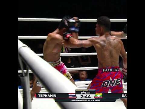 ENDLESS aggression 🔥 Tepkamin drops Dawit four times for a second-round KO!
