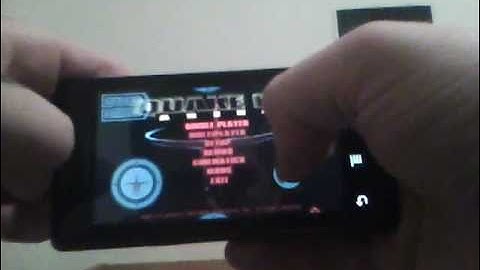 Quake 3 Android (Motorola milestone).mp4