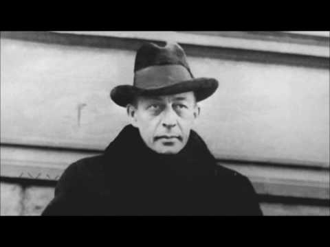 RACHMANINOFF plays Tschaikovsky