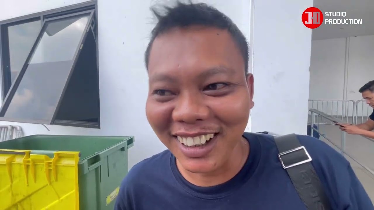 Om Adella || Live Solo || Momon Lovers