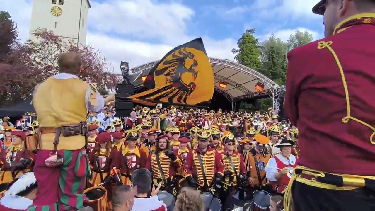 Gesamtspiel aller Fanfarenzüge beim 50 Jahre Jubiläum des FZ Brochenzell