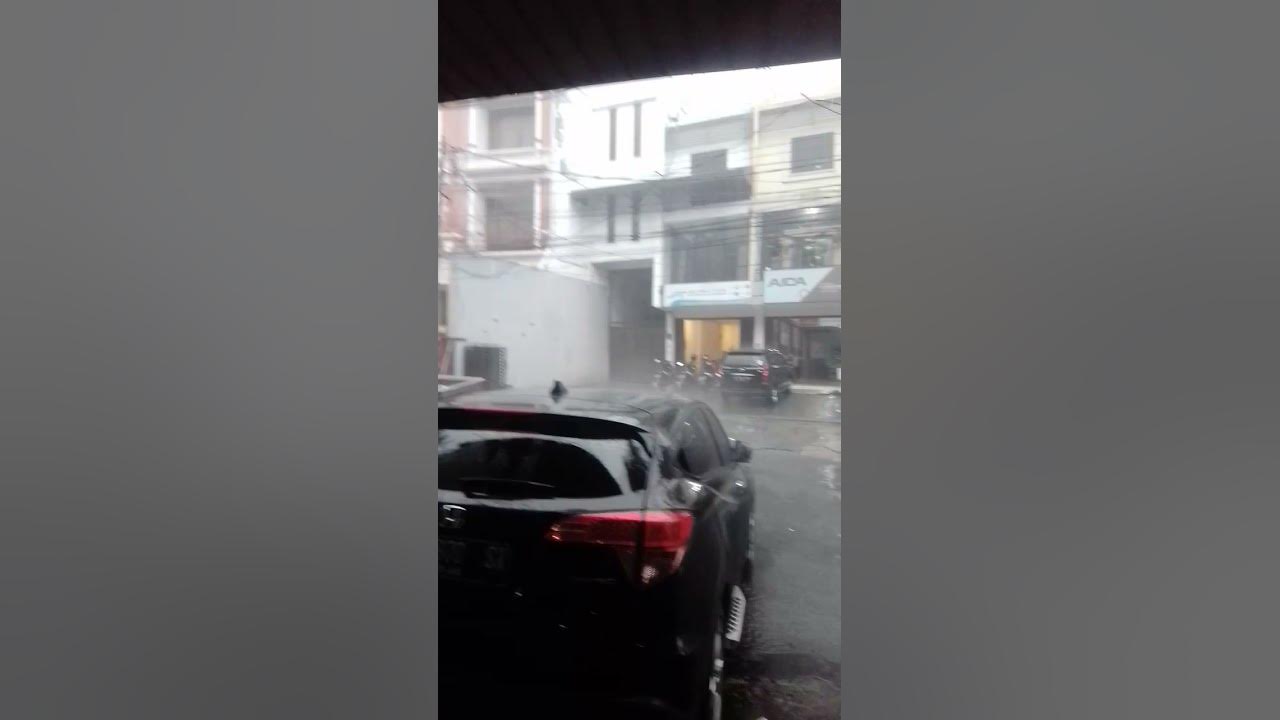 #hujan#utopia  hujan di surabaya