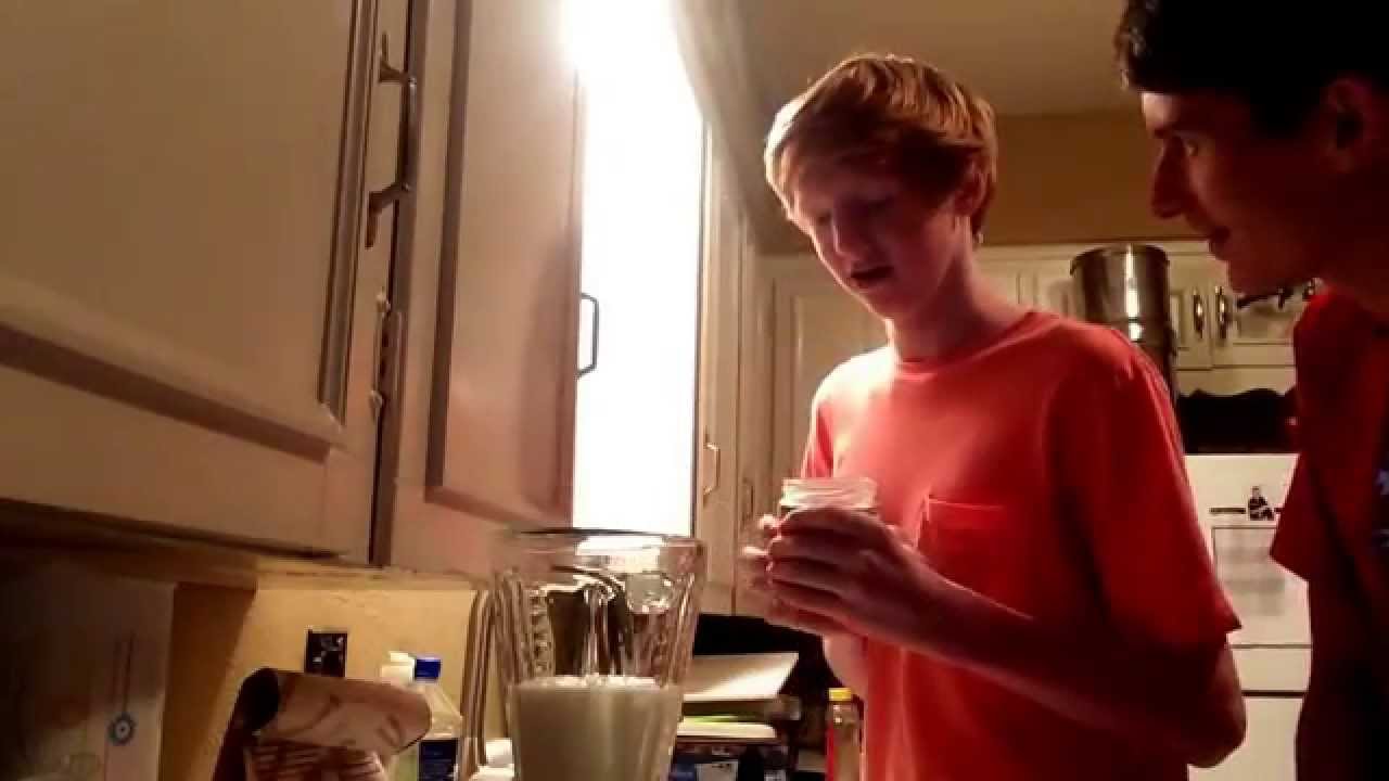 Smoothie challenge*vomit warning*