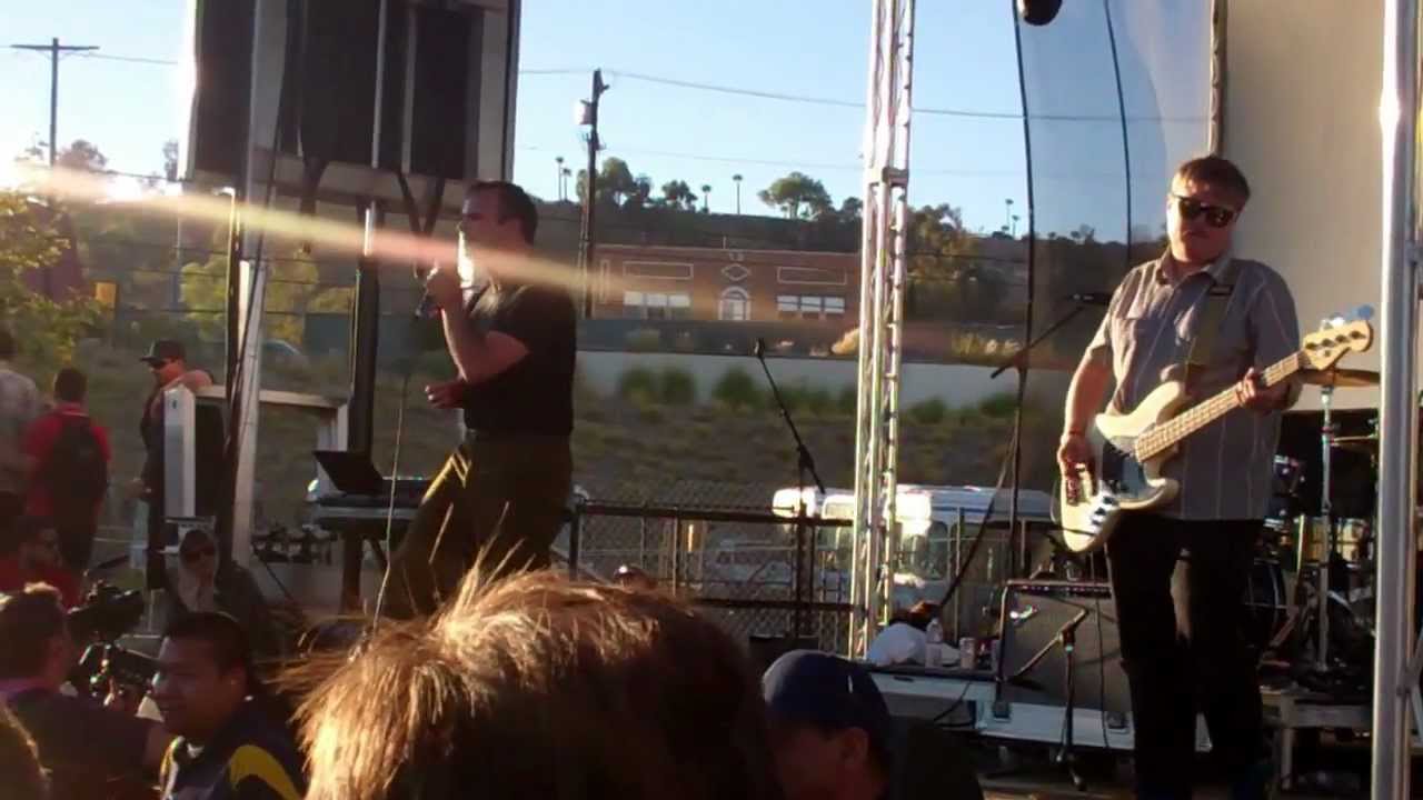 Future Islands - One Day (new song) @ FYF Fest 2012