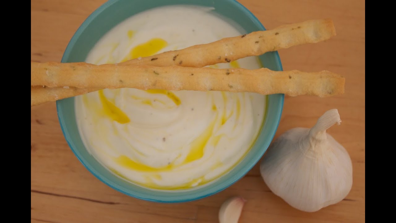 Rezept: Knoblauch - Joghurt - Dip mit gesundem Leinöl - YouTube