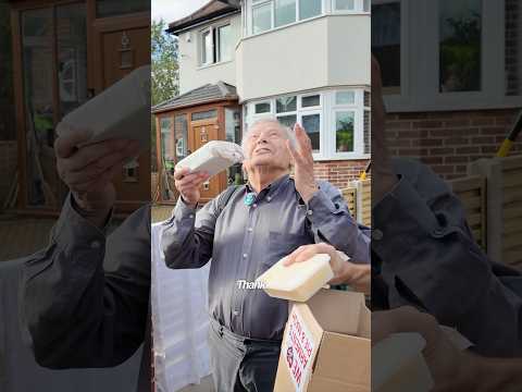 AD| Day 58 of 60 Crown Gifted paint for Ricks! Arments gifted stewed eels & mash.