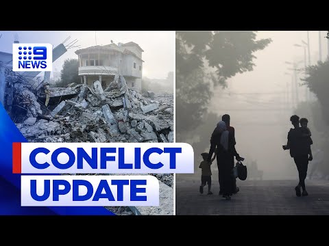 Thousands of Palestinians flee south from Gaza | 9 News Australia