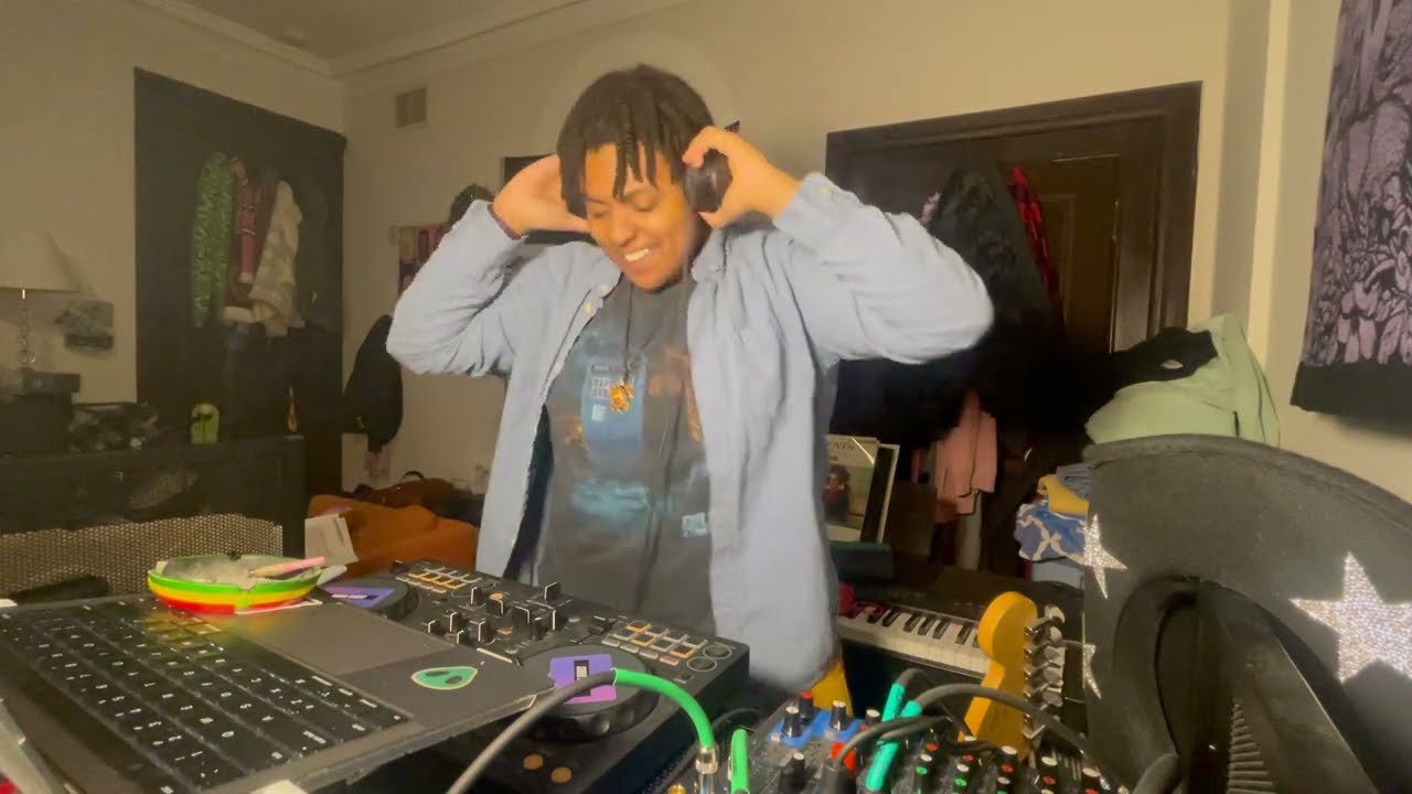 Spice up your tracks- DJ Mashup