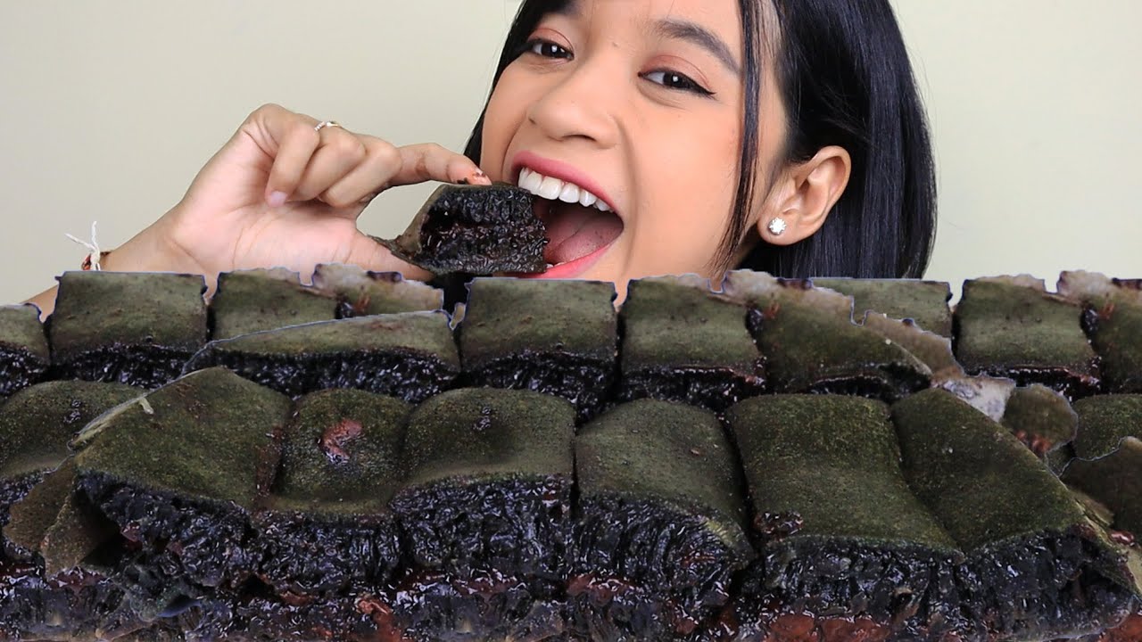 MUKBANG ASMR MARTABAK BLACK CHARCOAL || MARTABAK HITAM