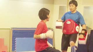 キックミット打ちで ストレス発散  ダイエット