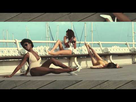 Metronomy – The English Riviera “10th Anniversary” 2