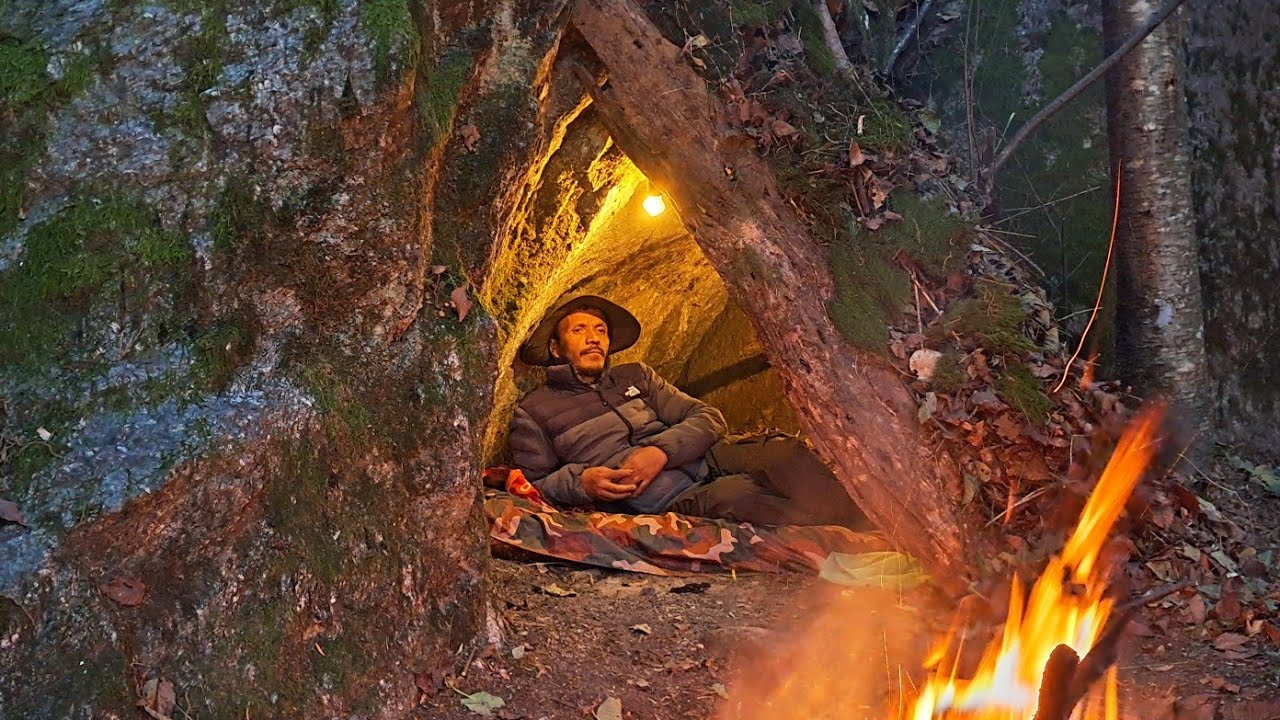 Building Bushcraft Survival Shelter in the wilderness, Solo Winter ...