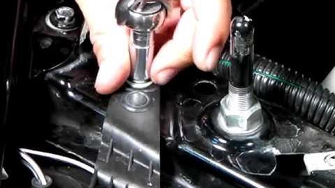 SPECDTUNING INSTALLATION VIDEO  2005 2009 FORD MUSTANG HALO LED PROJECTOR HEAD LIGHTS