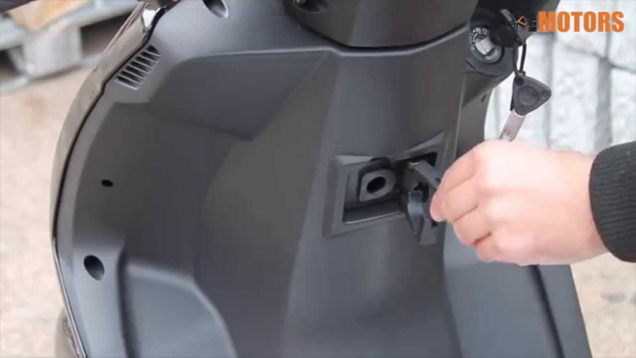 Peugeot Speedfight 4 - Gepäckhaken - YouTube