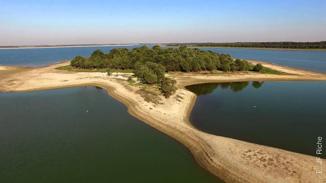 02-la-minute-drone-les-eaux-basses-du-lac-temple-youtube