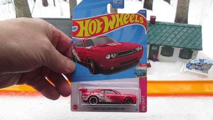 Hot Wheels - Dodge Challenger Drift Car - HCX80 Escala Miniaturas by Mão na  Roda 4x4