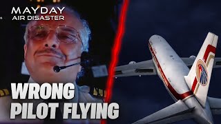 EgyptAir Flight 990 The Pilot Who Shouldnt Be There | Mayday Air Disaster