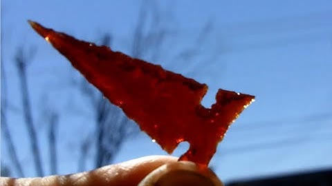 317 - Flintknapping Red Glass Arrowhead Part 1/5 Preliminary Shaping