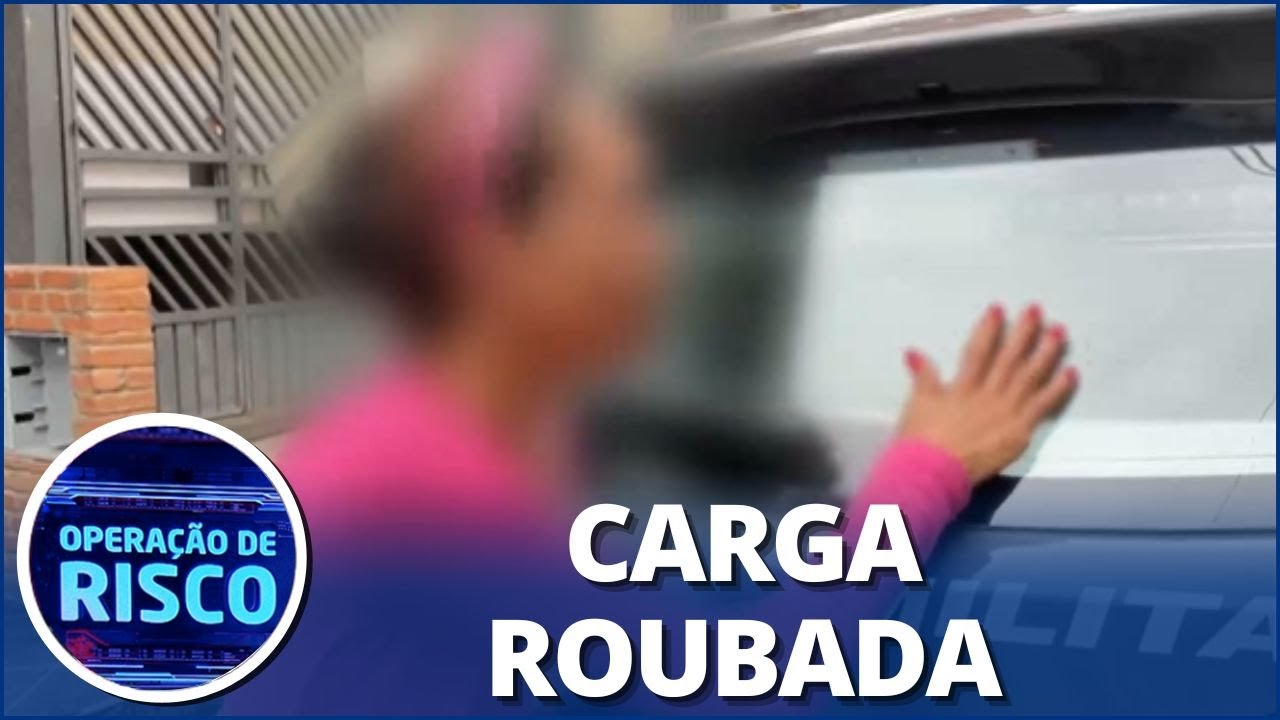 Mãe faz escândalo ao ver filho sendo preso em flagrante: "Não leva ele não, moço"