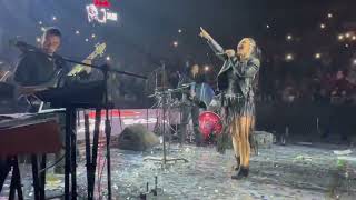 Famous Jennifer Peña Tour 24' Wealth