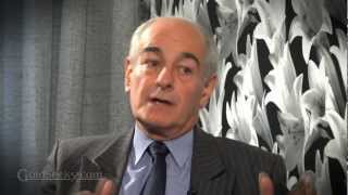 Gold Confiscation? Will the Chinese Yuan replace the US Dollar? Julian Phillips on GoldSeek.com TV