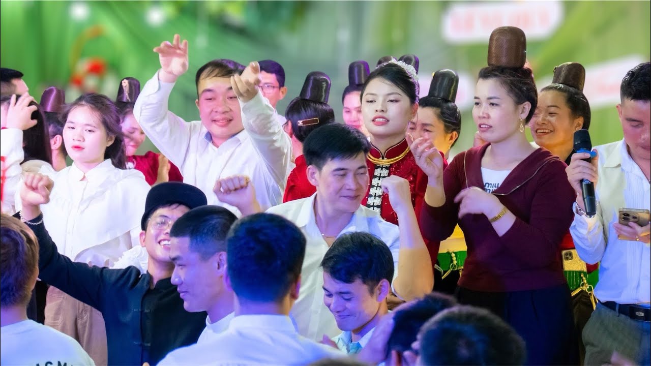 NHẠC SÀN TÂY BẮC NHẢY MỒNG 8 TẾT - CHỊ EM NHẢY QUÁ CĂNG TẠI ĐÁM CƯỚI - BÍCH DIỆP - LÒ TOÀN