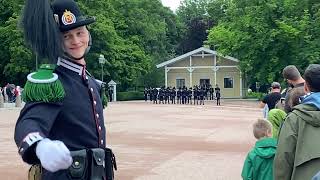 Changing of the royal guard at the Norwegian royal palace.
