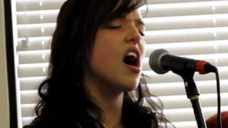 Halestorm -- All I wanna do is make love to you (acoustic Heart cover)
