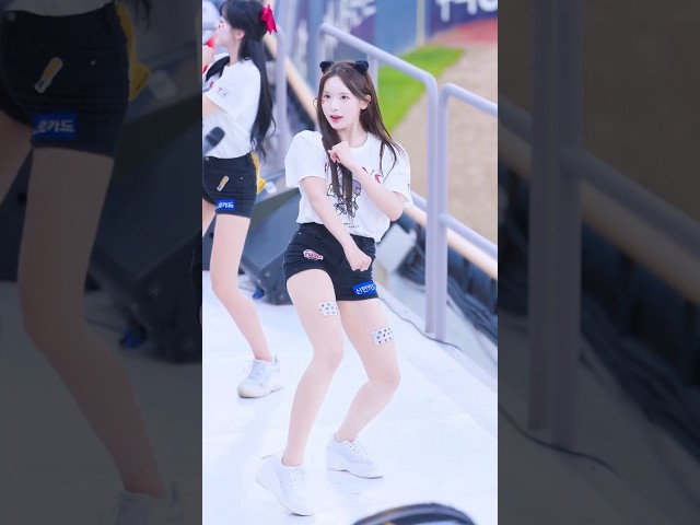 321 아웃송 양효주 치어리더 직캠
