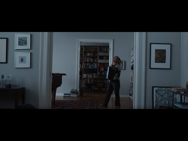 Watch film T&Aacute;R | "Apartment For Sale" Clip