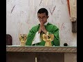 El Padre Sam cantando el Pregón Pascual 2018.