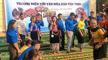 Trình diễn trang phục dân tộc Thái - huyện Quỳ Châu, tỉnh Nghệ An.